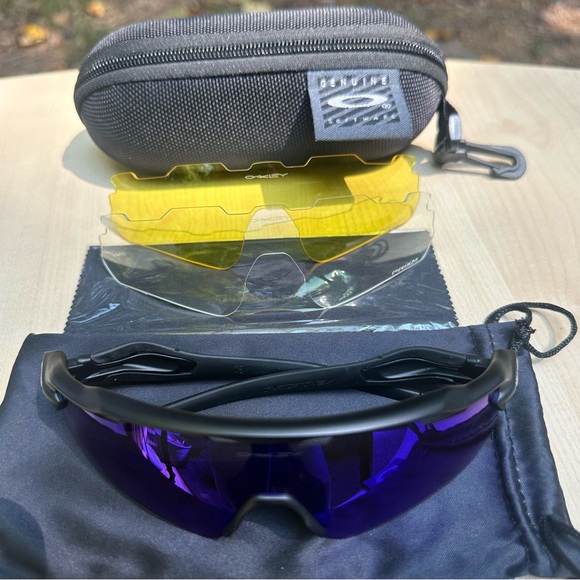 NEW OAKLEYS sunglasses for men PRIZM lenses with box, bag & case RADAR EV - Picture 1 of 9